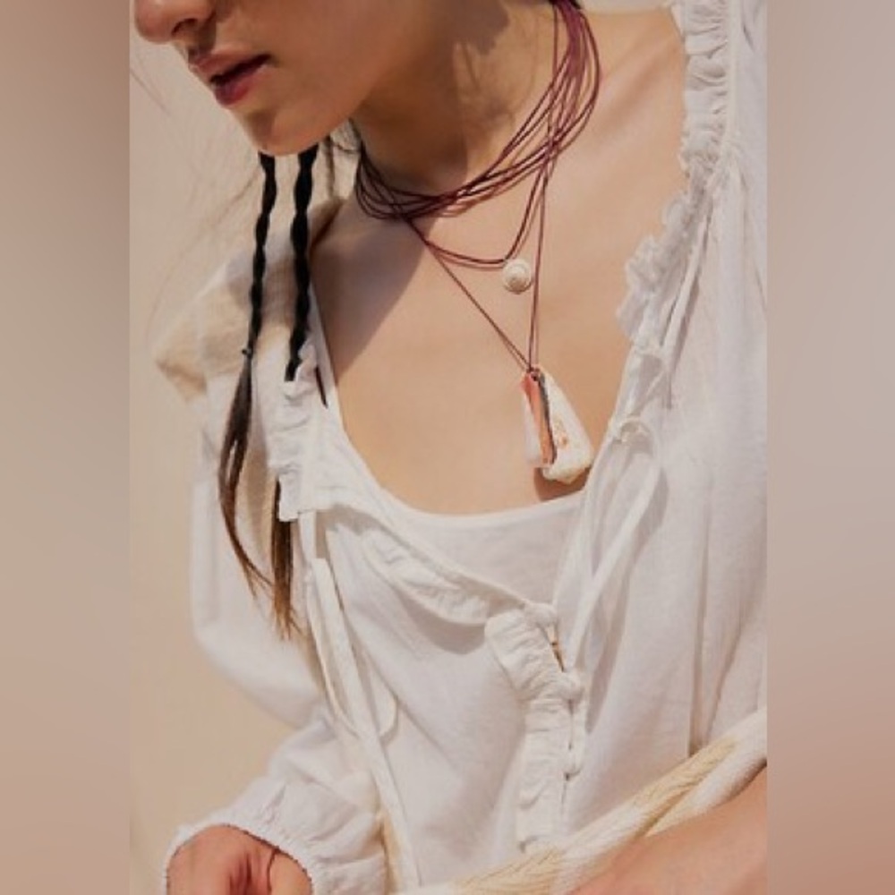 NWT Free People Carolina Shell Layered Necklace in Oxblood - Picture 3 of 4